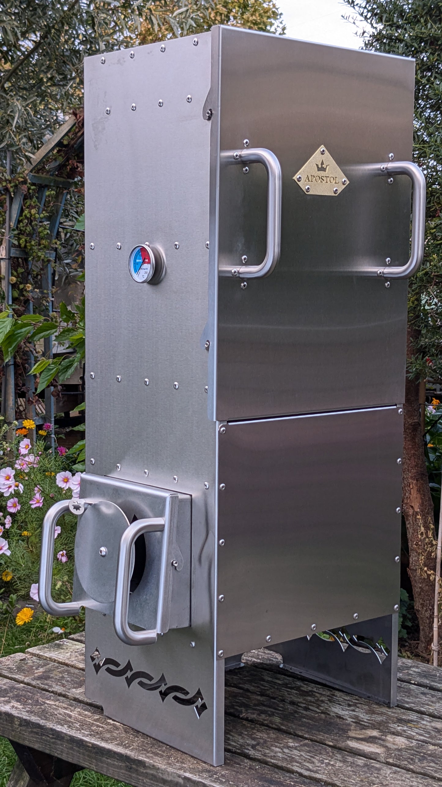 Apostol Wood Fired Oven / BBQ